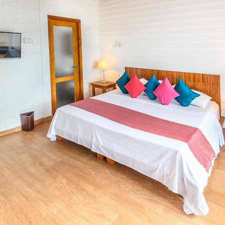 White Sands Beach Resort Lembeh Bitung Εξωτερικό φωτογραφία