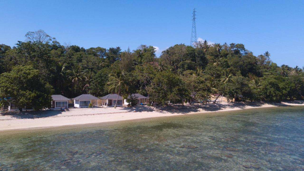 White Sands Beach Resort Lembeh Bitung Εξωτερικό φωτογραφία