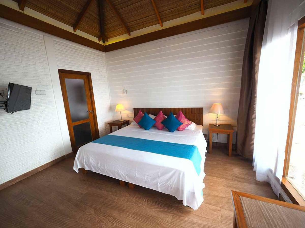 White Sands Beach Resort Lembeh Bitung Εξωτερικό φωτογραφία