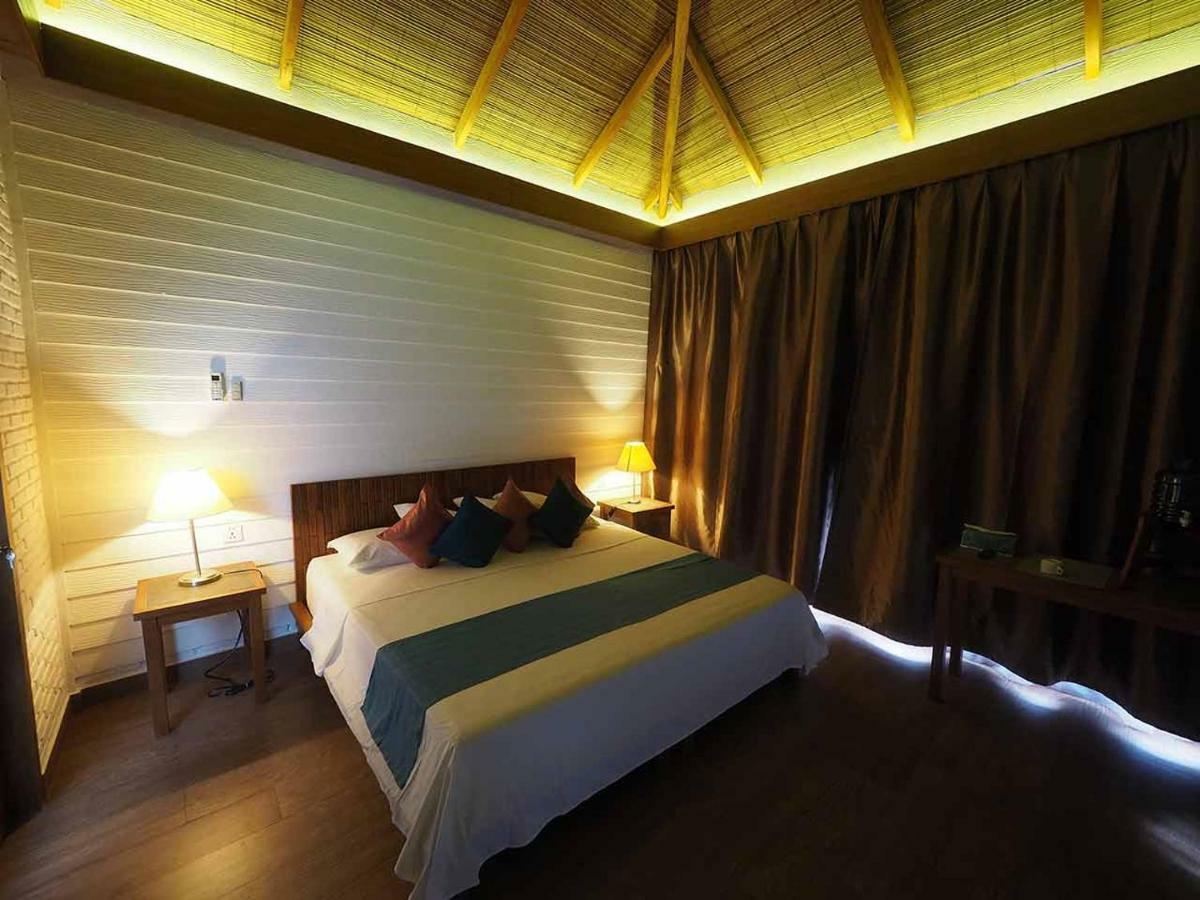White Sands Beach Resort Lembeh Bitung Εξωτερικό φωτογραφία