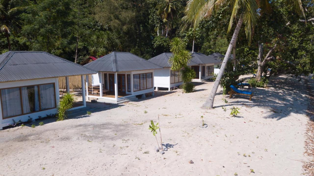 White Sands Beach Resort Lembeh Bitung Εξωτερικό φωτογραφία