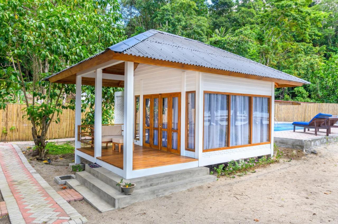 White Sands Beach Resort Lembeh Bitung Εξωτερικό φωτογραφία